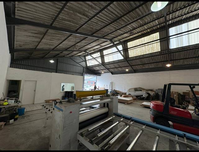 331M² WAREHOUSE TO LET IN GANTS PLAZA